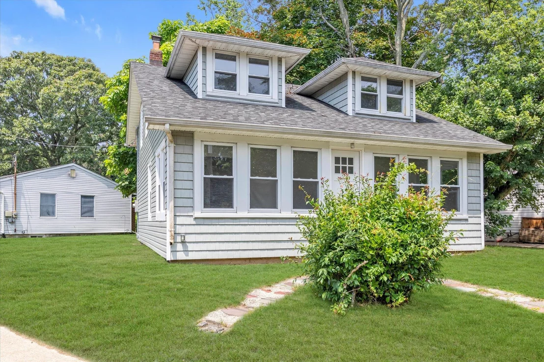 Photo of 45 Lakeview Avenue