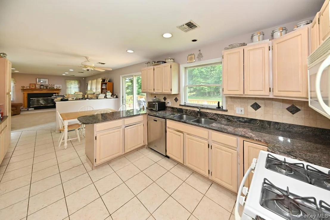 Photo of 14 Roble Road