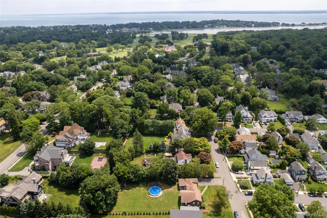 Photo of 116 Bradford Avenue