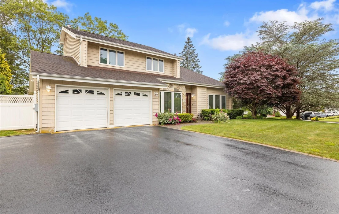 Photo of 34 Oak Meadow Road