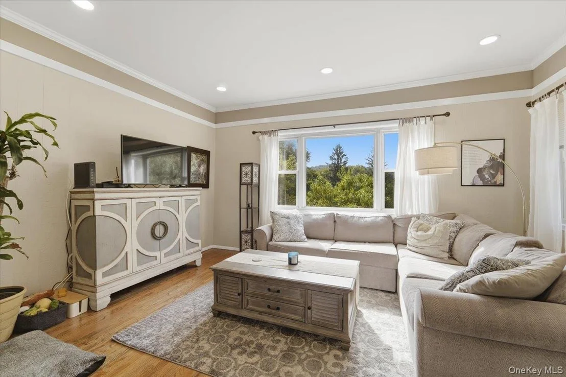 Photo of 9 Lawrence Drive