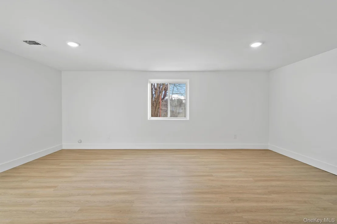 Photo of 39 Overland Drive