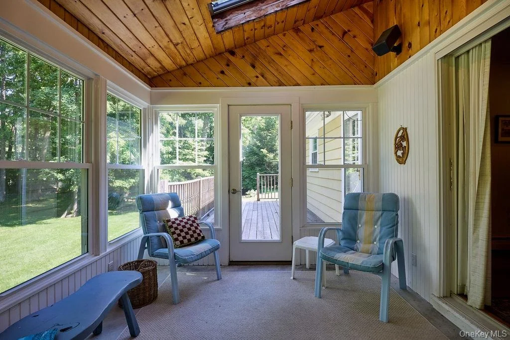 Photo of 10 Stoutenburgh Drive
