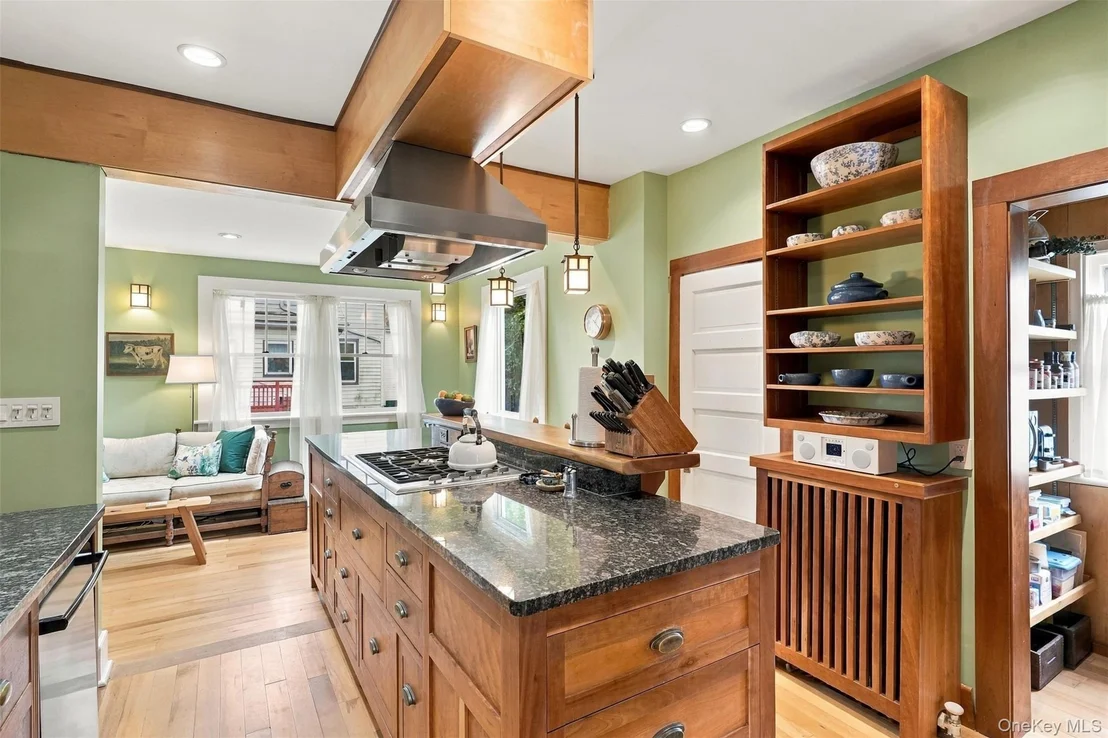 Photo of 27 Clinton Street