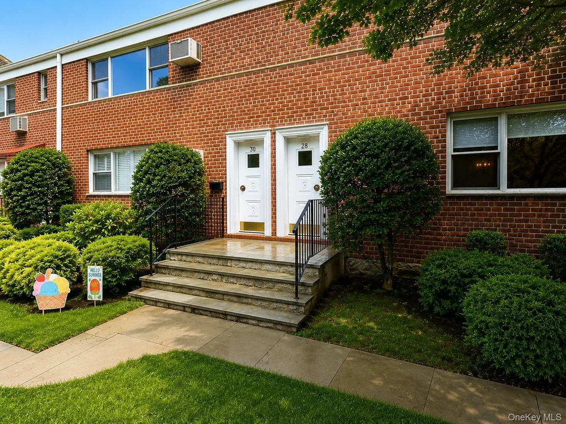 Photo of Unit A at 28 Oregon Avenue