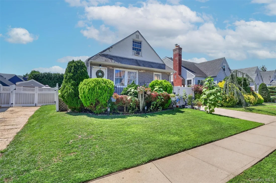 Photo of 1069 Phoebe Street