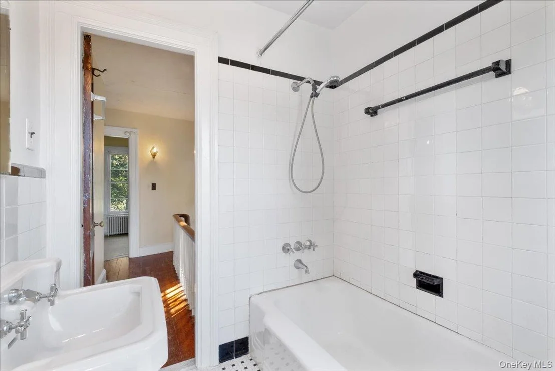 Photo of 315 Fenimore Road