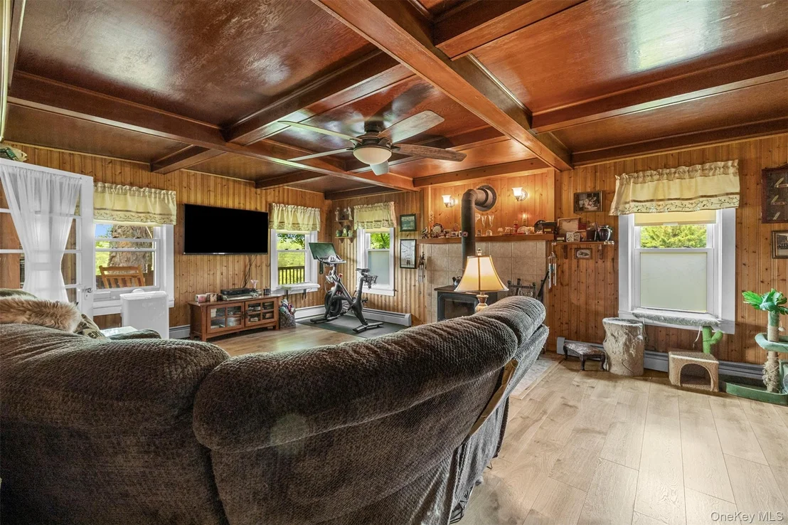 Photo of 421 Orchard Drive