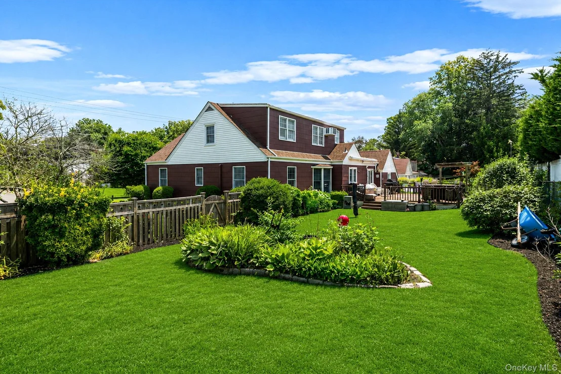 Photo of 112 Lawrence Avenue