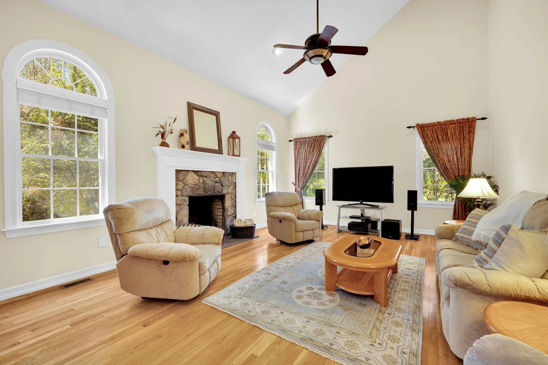 Photo of 10 Fieldstone Drive