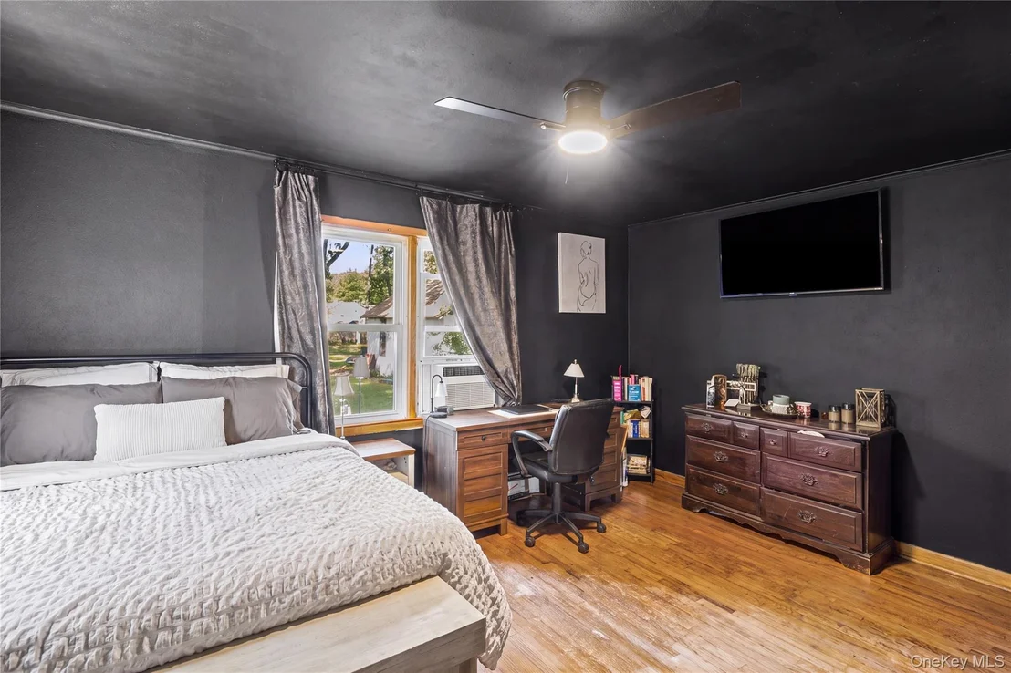 Photo of 373 Oak Street