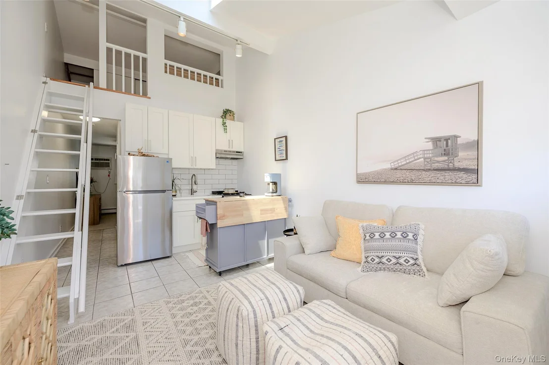 Photo of Unit 11 at 979 Oceanfront