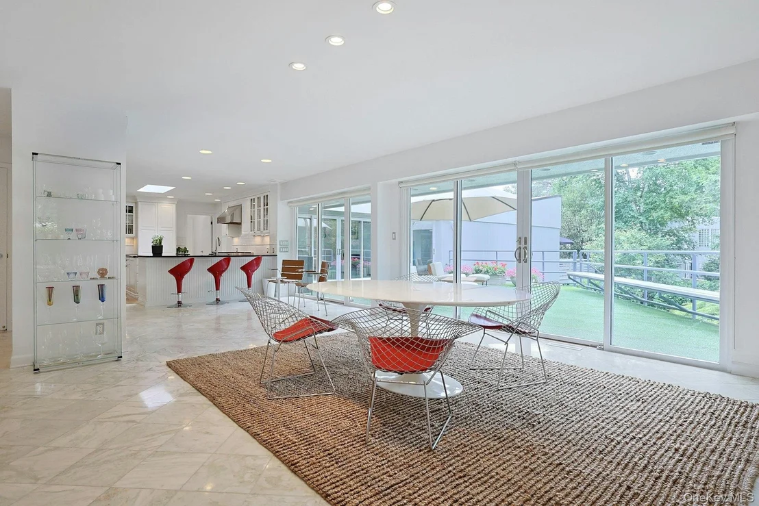 Photo of 10 Cypress Point Drive
