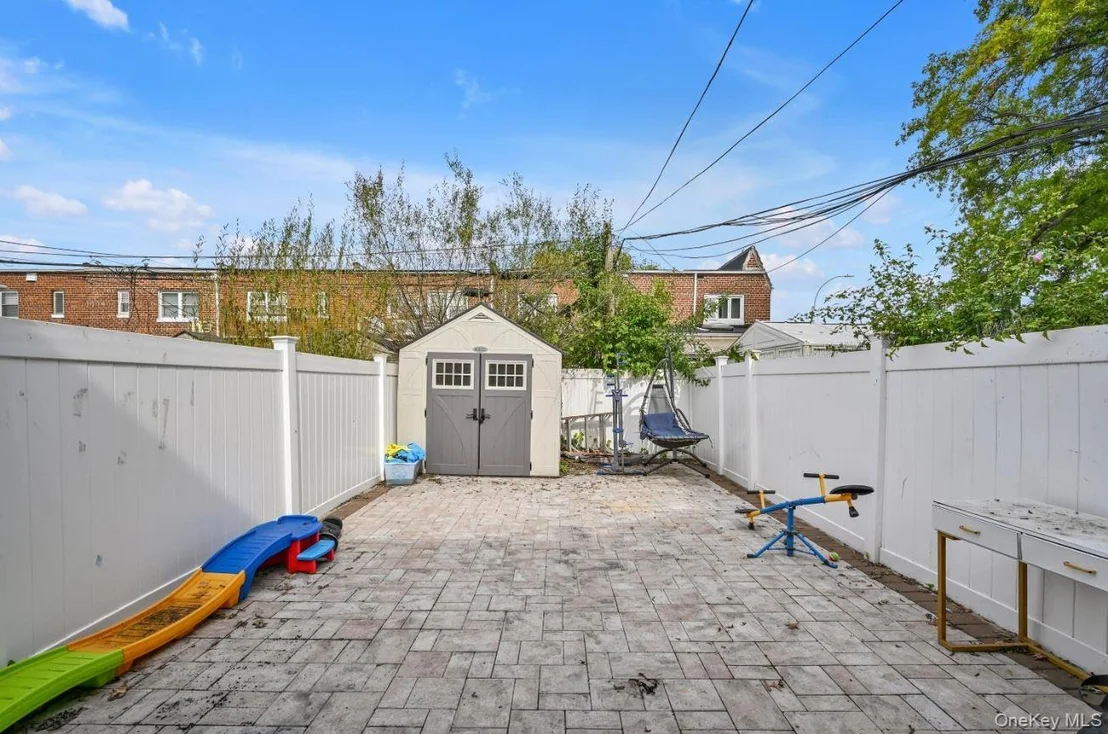 Photo of 140-49 69th Road