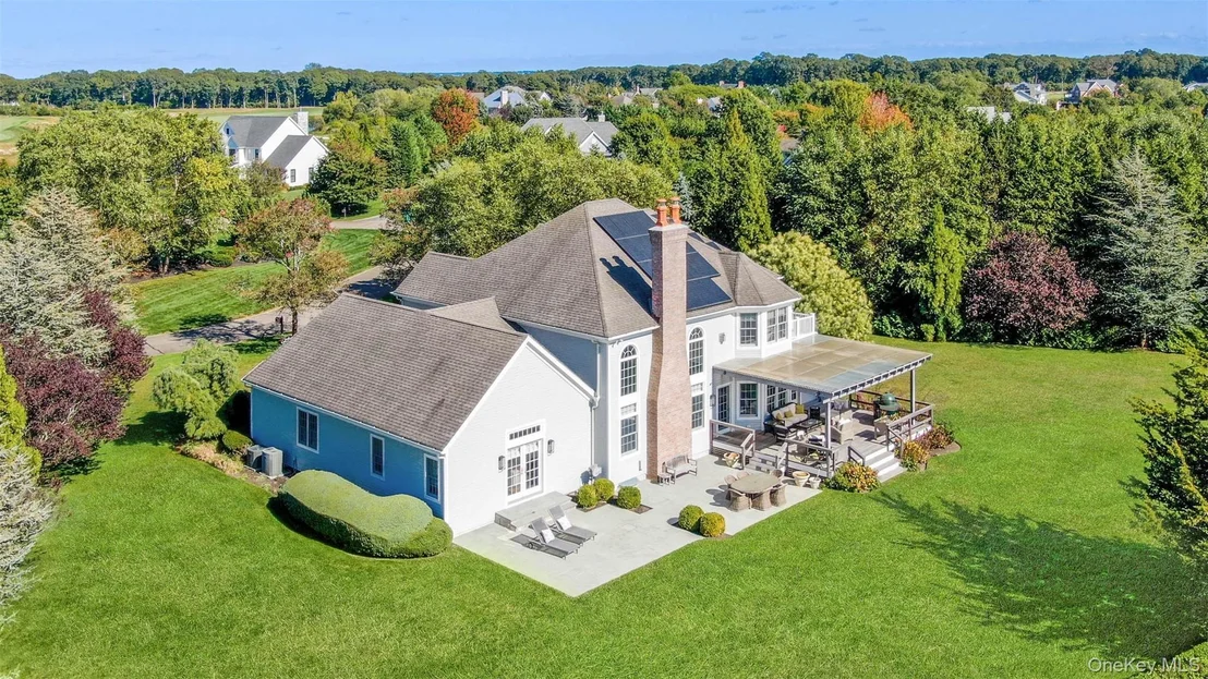 Photo of 350 Laurel Way