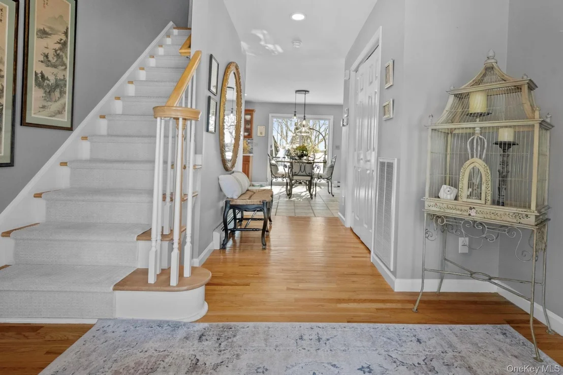 Photo of 6 Ridge Circle