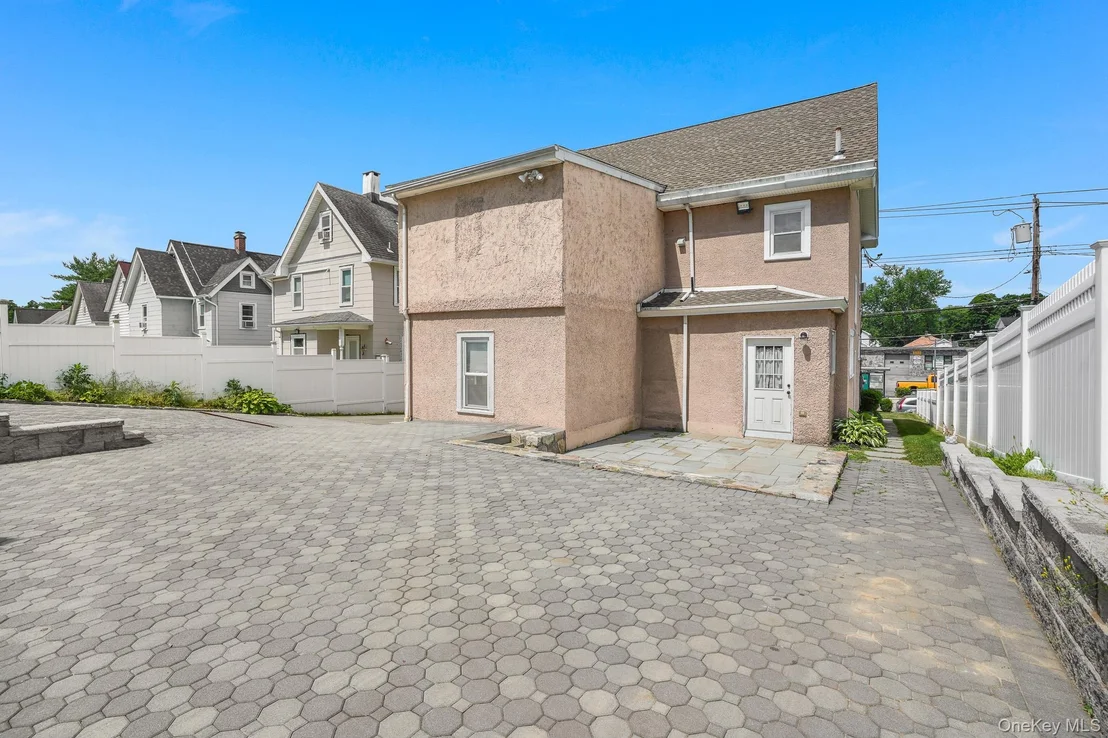 Photo of 609 Washington Street