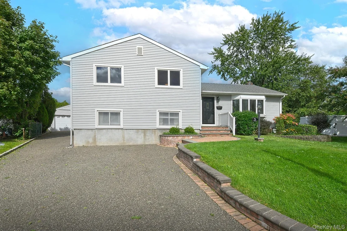 Scale Factor Buildings 5 Robin Court, Bethpage, NY 11714: Sales, Floorplans, Property Records ...