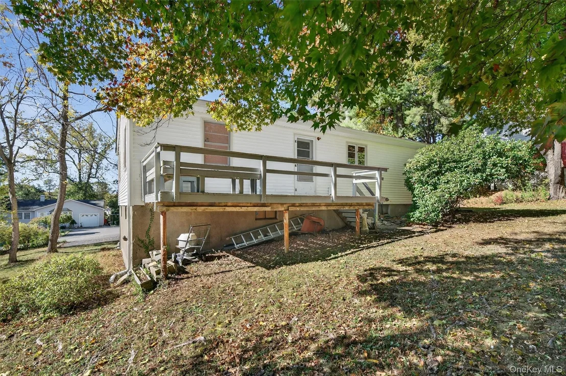 Photo of 12 Mid Oaks Drive