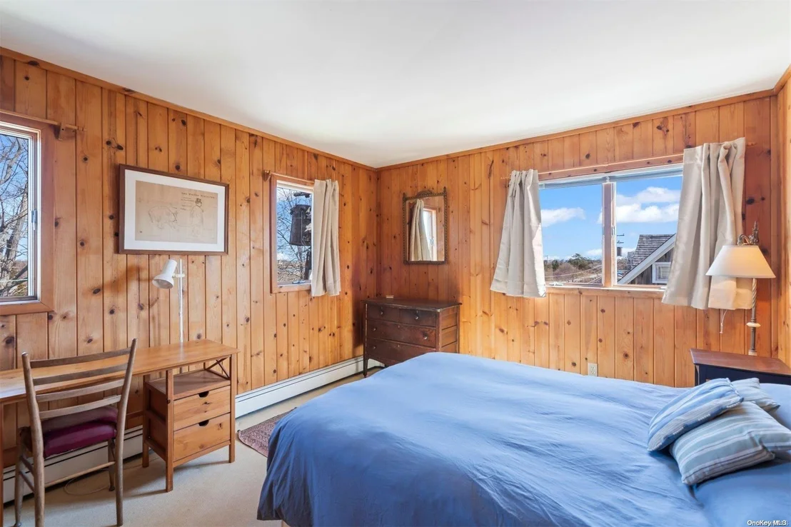 Photo of 85 Oak Beach Road