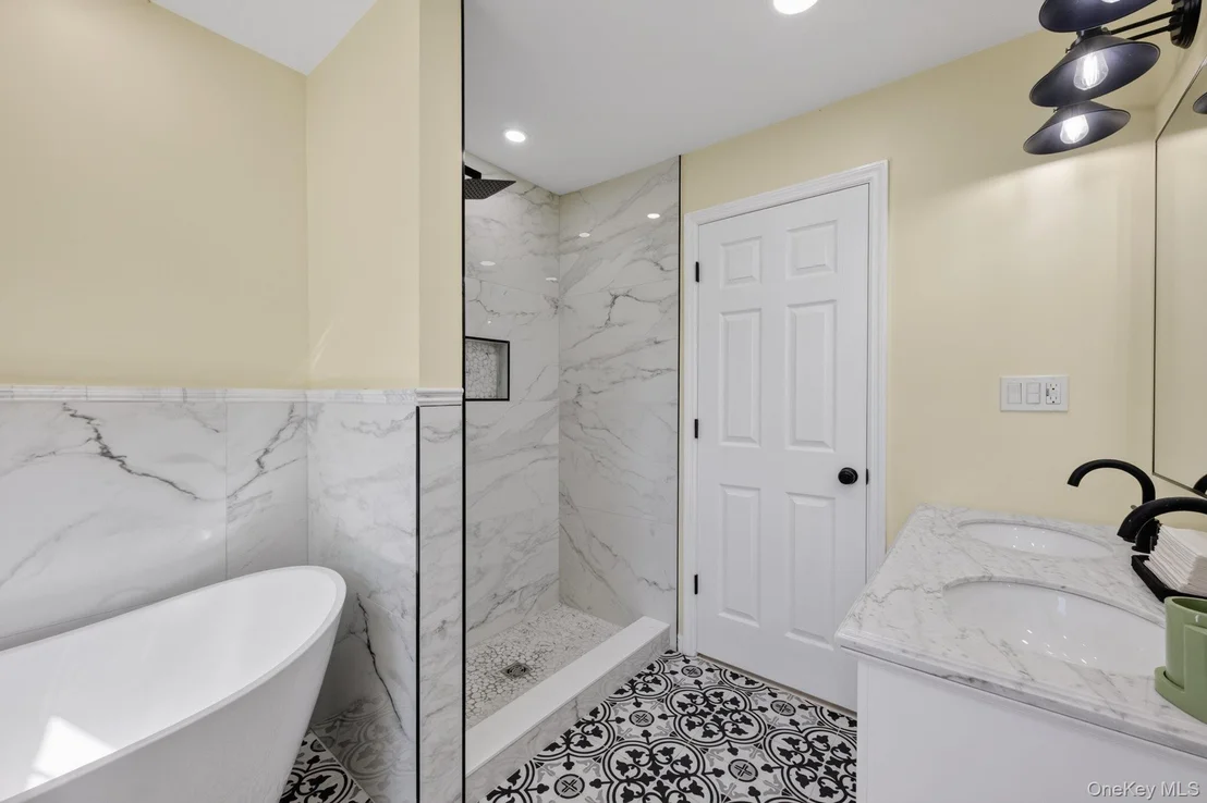 Photo of 669 Vassar Road