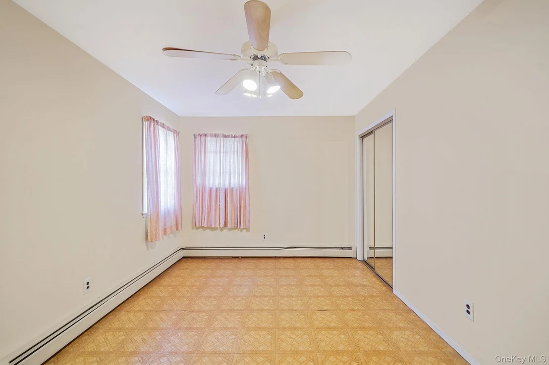 Photo of 24 E 6th Street