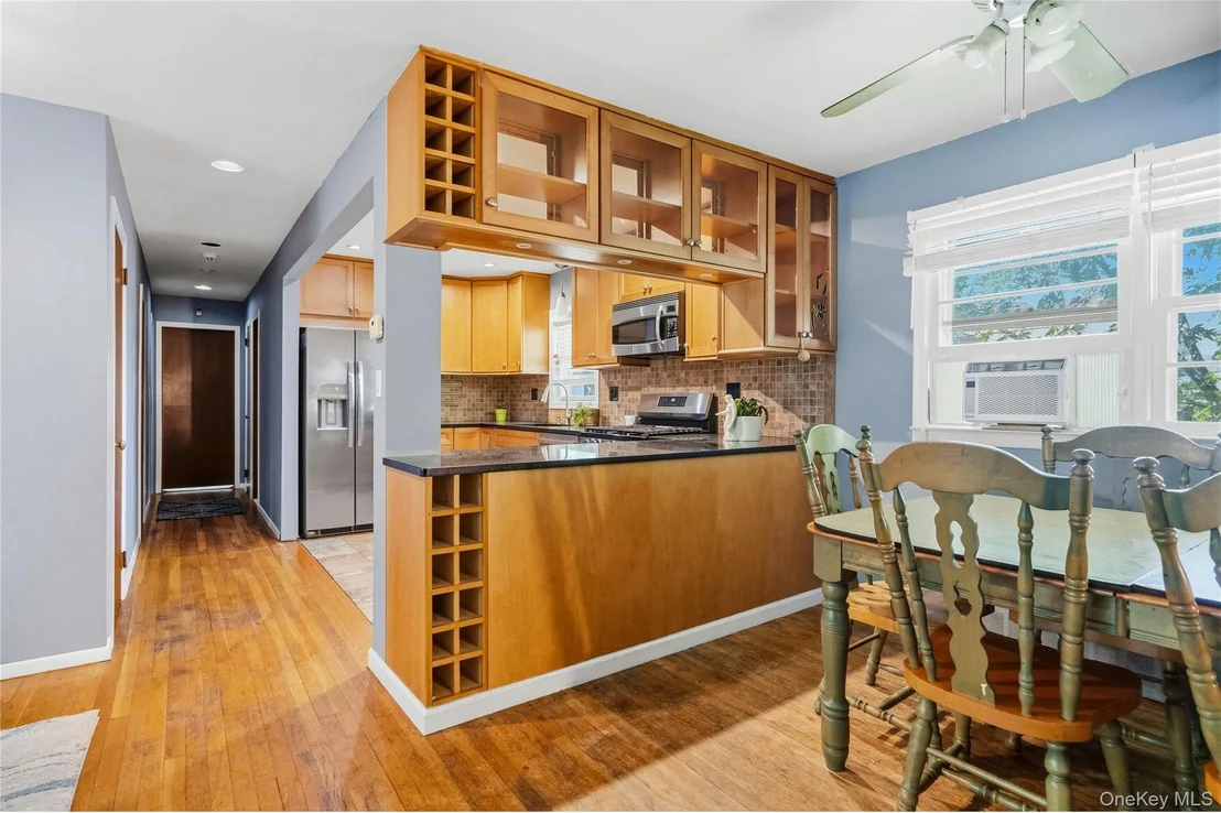 Photo of 1691 Ivanhoe Drive