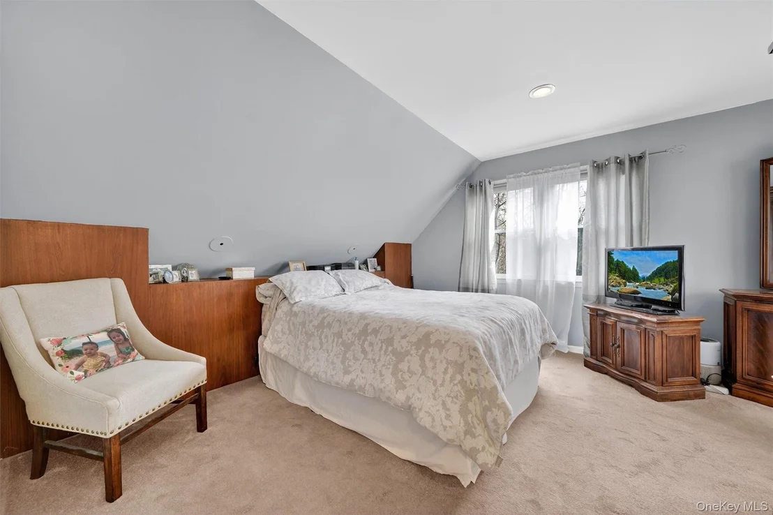 Photo of 18 Clovebrook Road