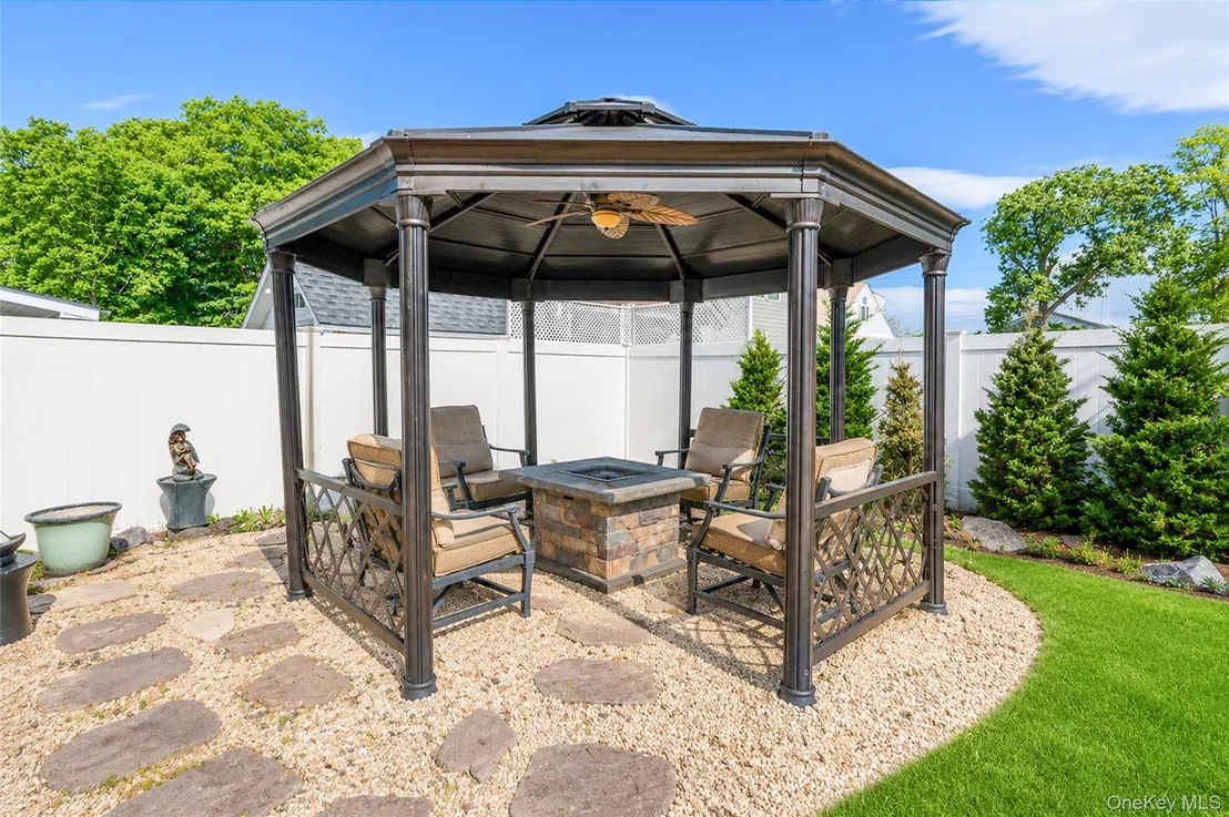 Photo of 403 Brookside Court
