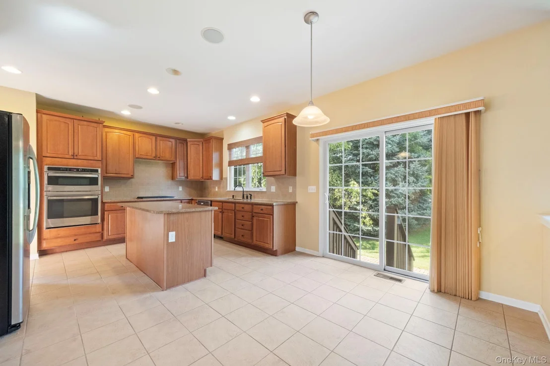 Photo of 421 Vassar Place