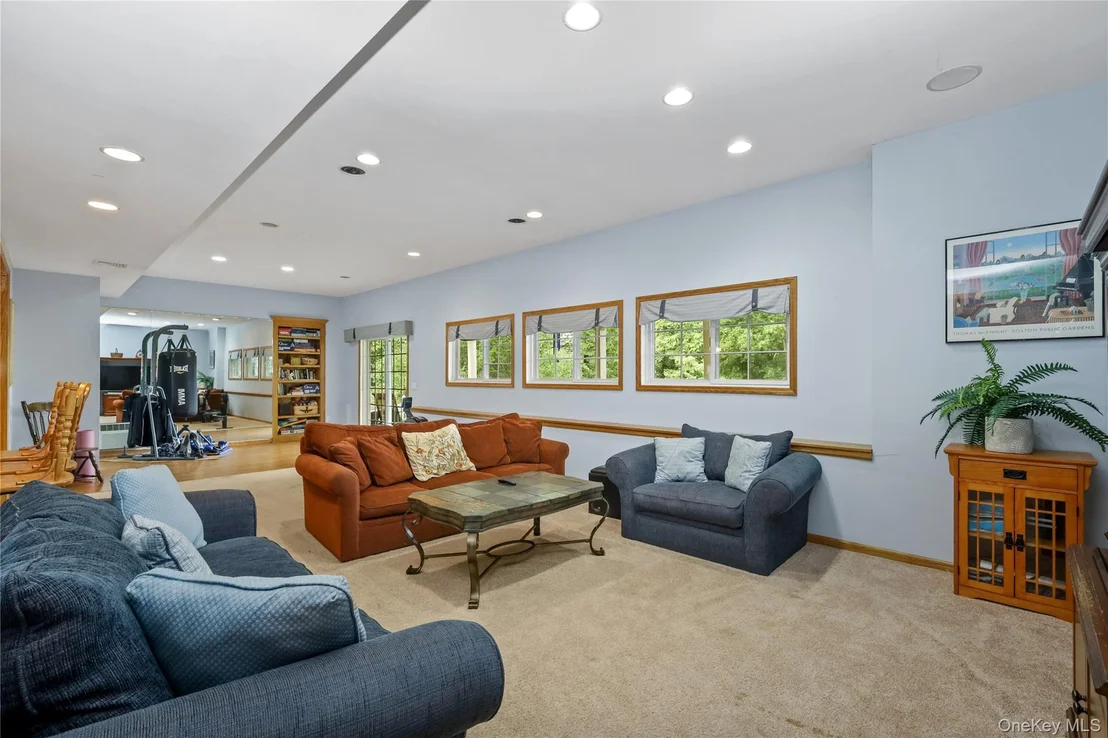 Photo of 20 Parkview Circle