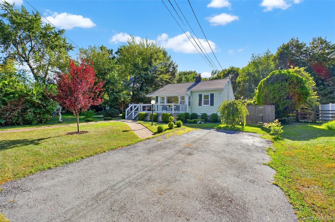 Photo of 105 Buckingham Avenue