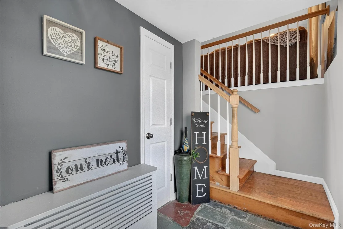 Photo of 216 Edgewood Drive N