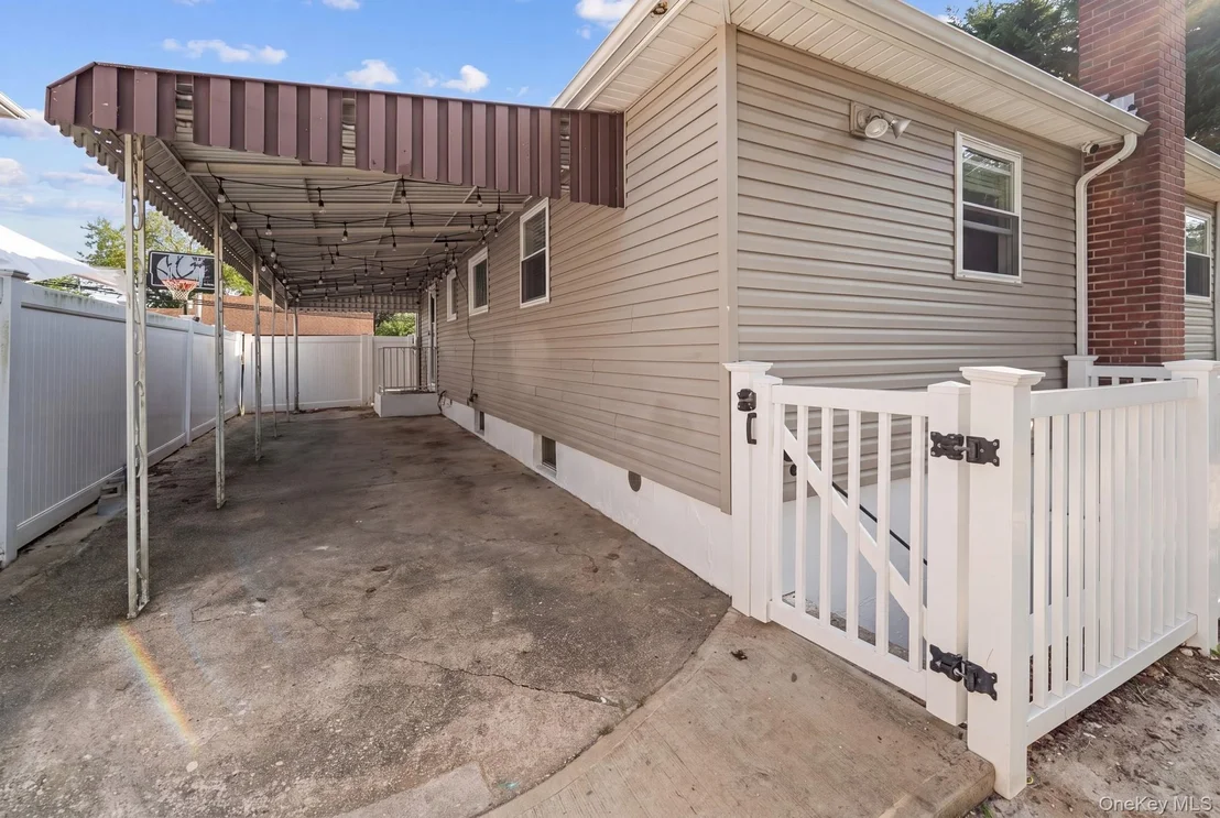 Photo of 30 44th Street