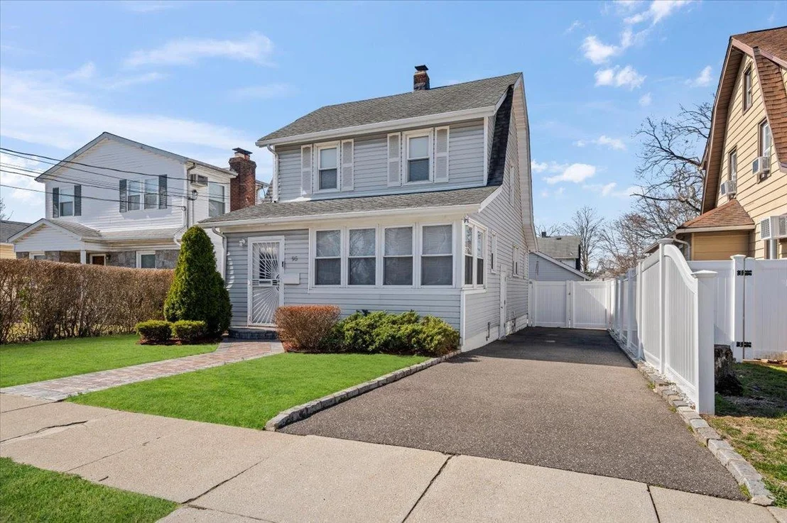 Photo of 95 Weberfield Avenue