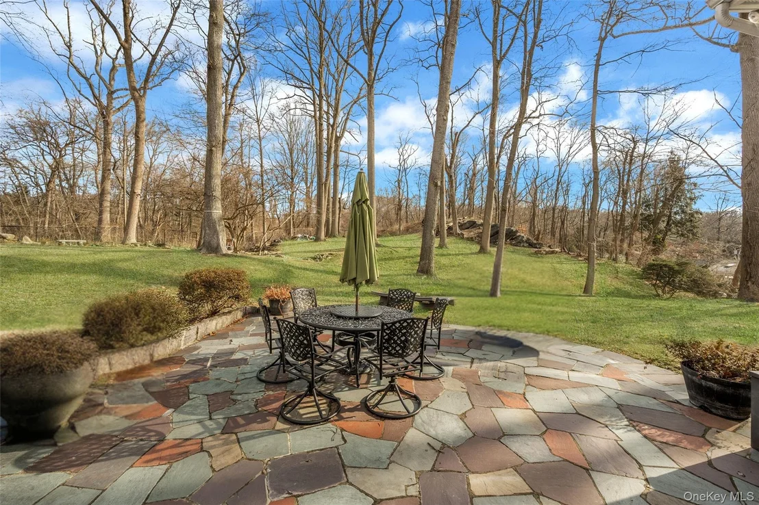 Photo of 11 Meadowlark Road