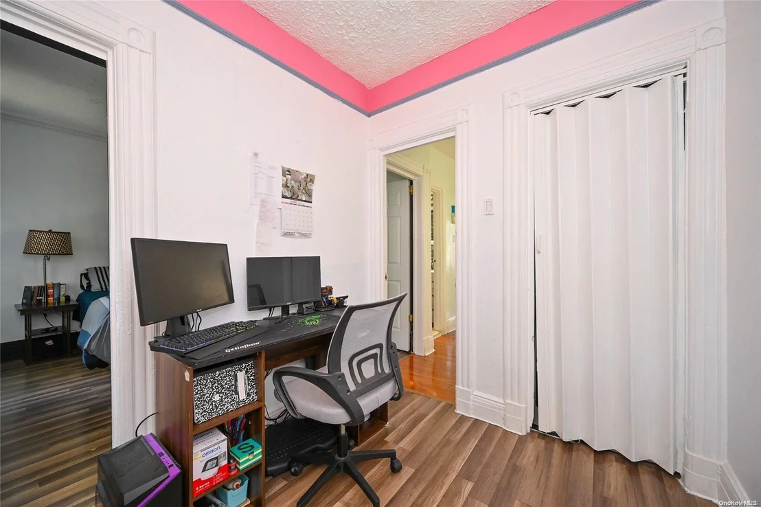 Photo of 468 Crescent Street