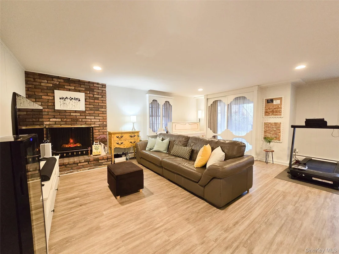 Photo of 112 Crescent Drive