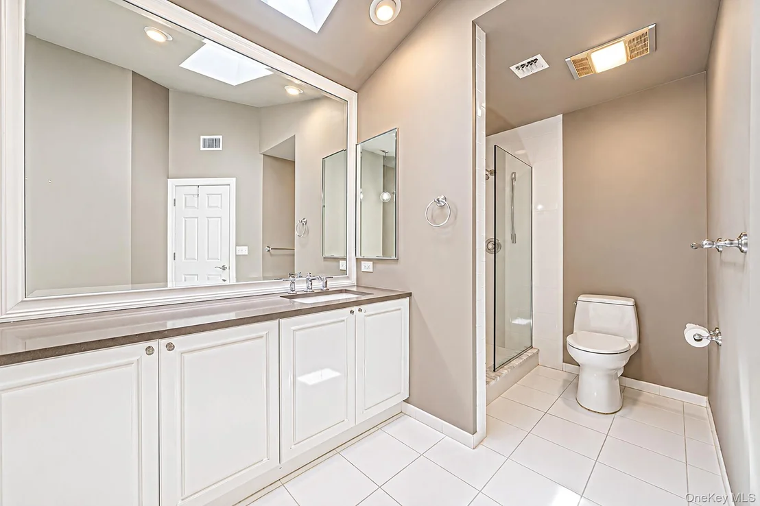 Photo of 6 Hamlet Drive