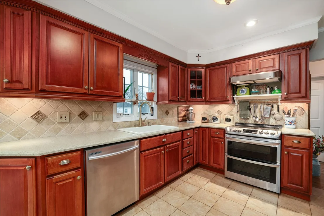 Photo of 231 Doris Avenue