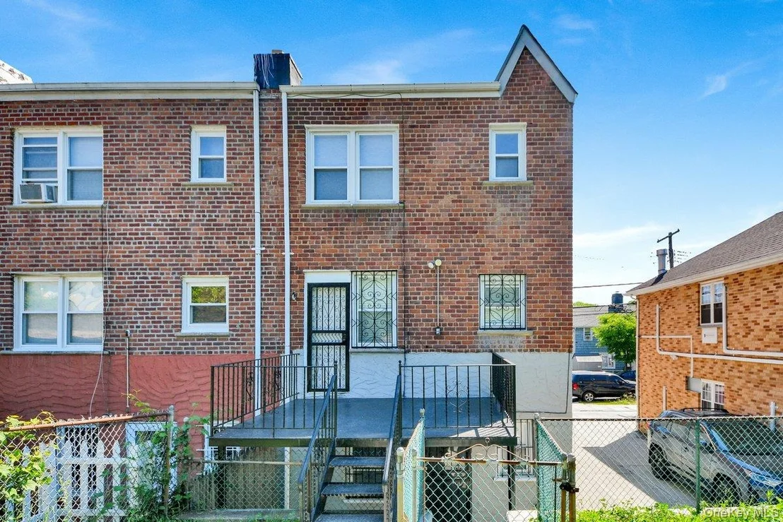 Photo of 561 Logan Avenue