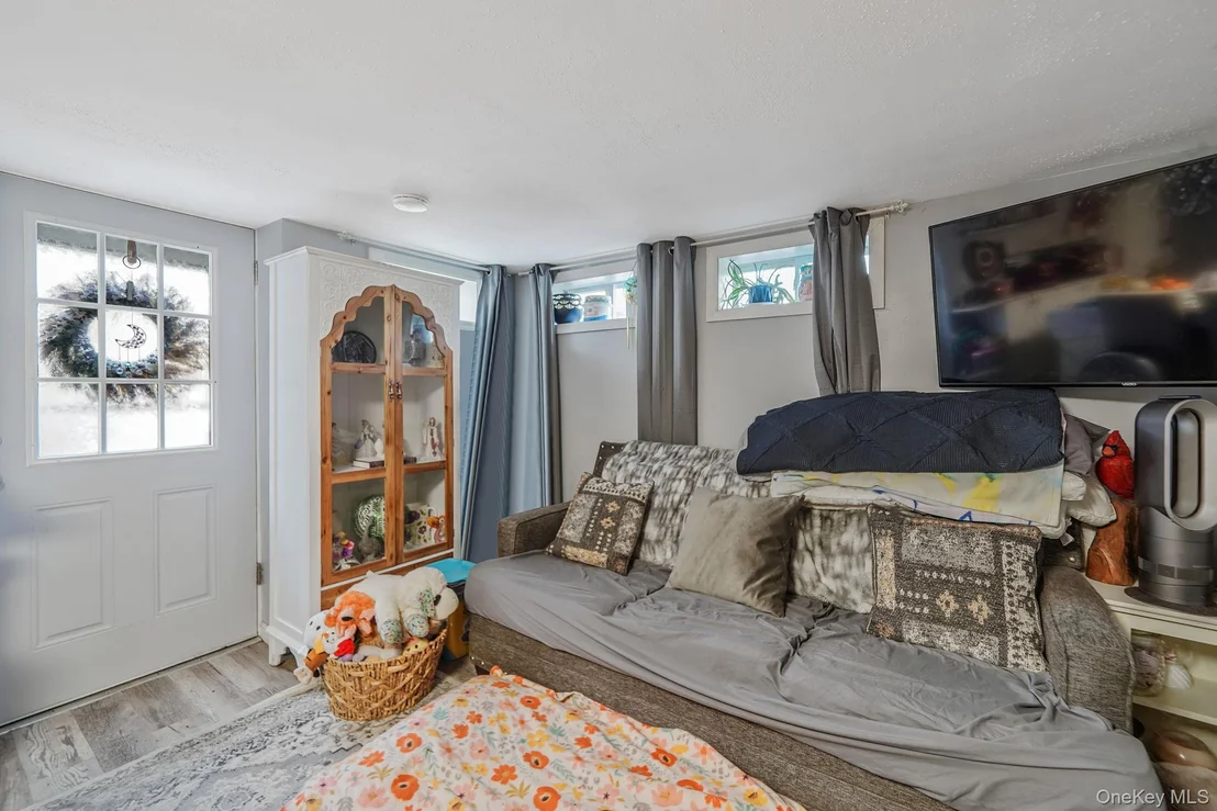 Photo of 85 Applegate Drive