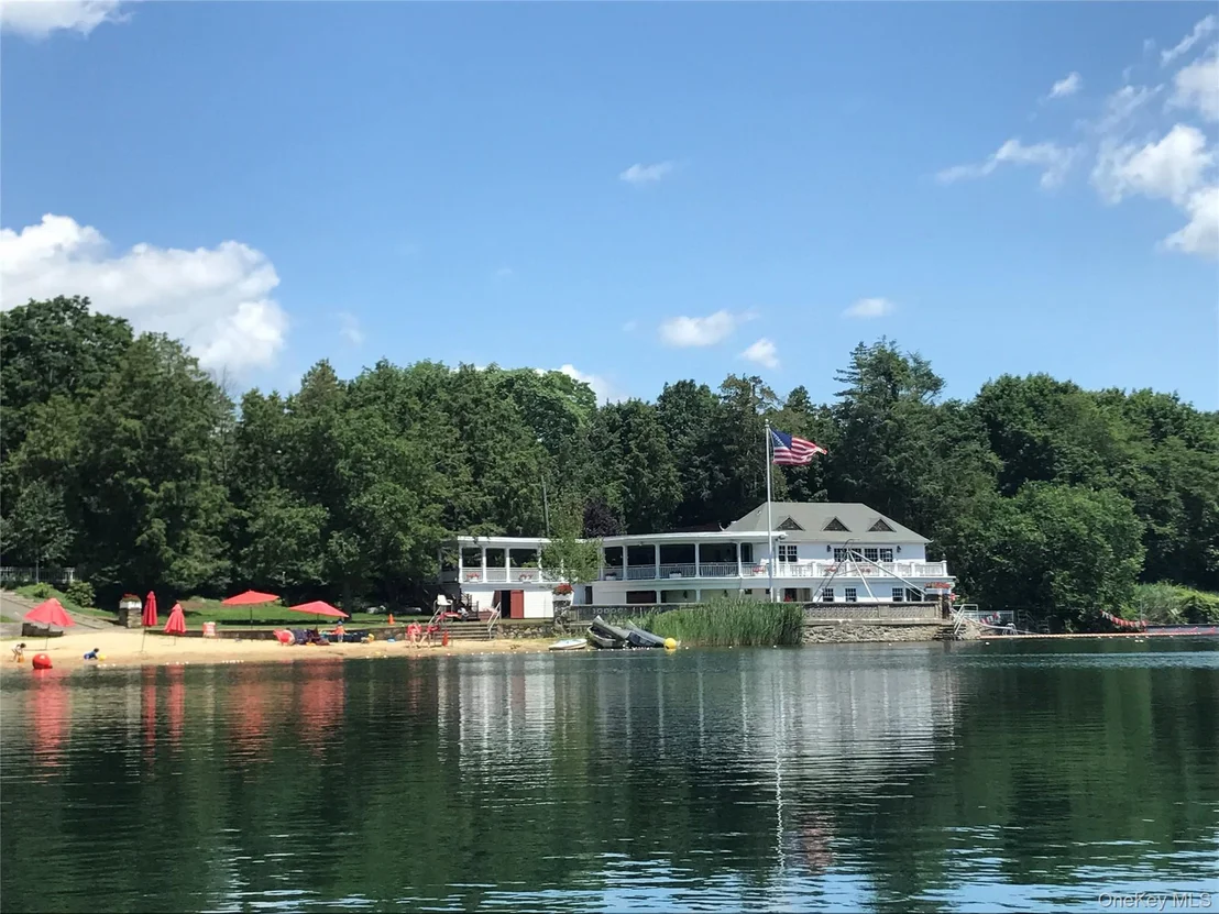 Photo of 6 Spruce Hollow