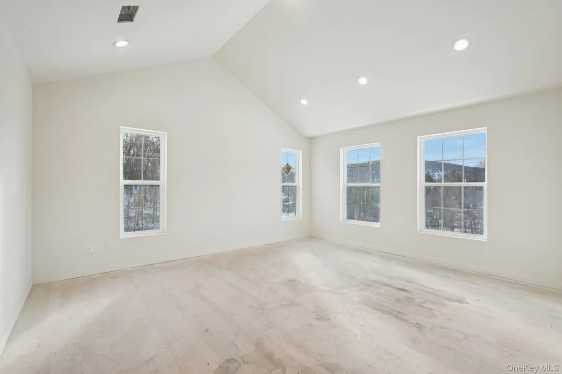 Photo of 14 Vargas (AKA 70 Jessup Ln) Circle