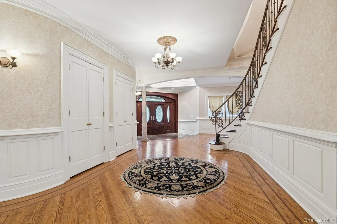 Photo of 80 Soundview Drive