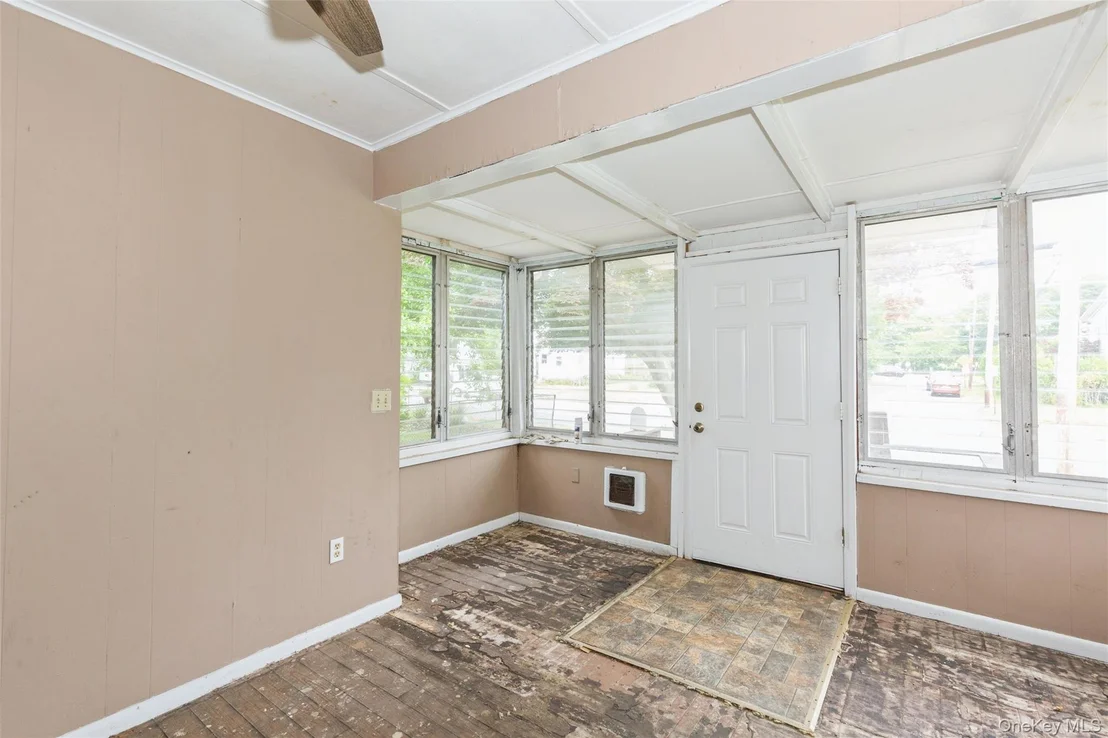 Photo of 23 S Summit Avenue