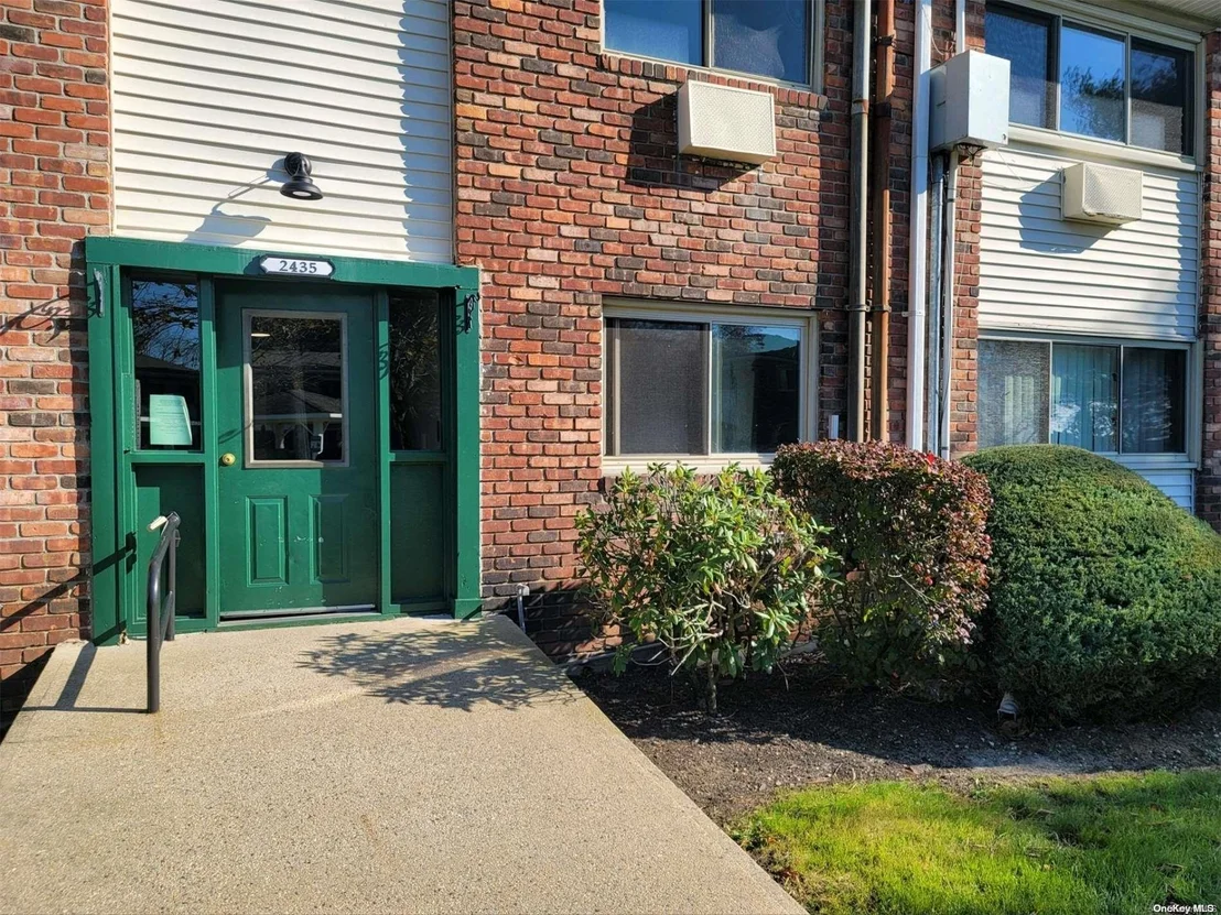 Photo of Unit 8A at 2435 Union Boulevard