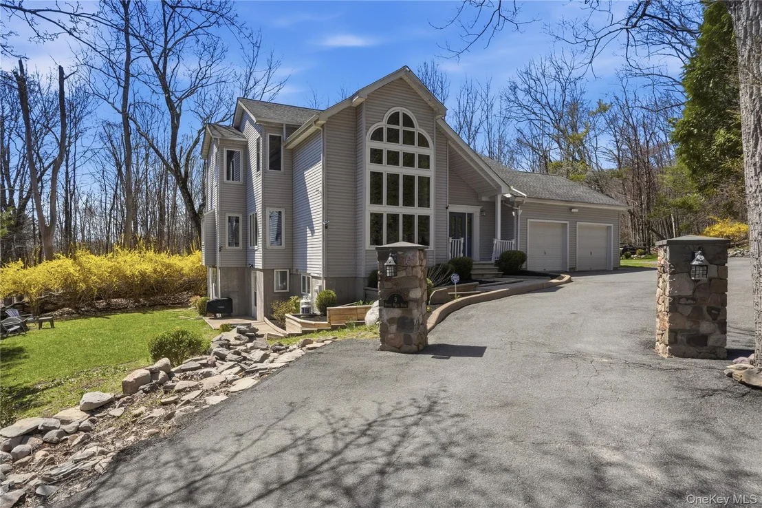 Photo of 9 Rustic Hills Road
