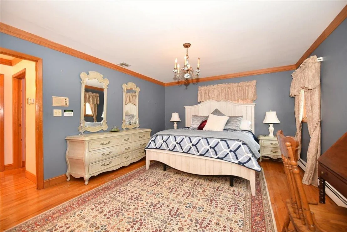 Photo of 41 Grassy Pond Drive