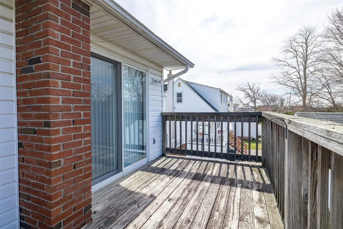 Photo of 334 Granada Parkway